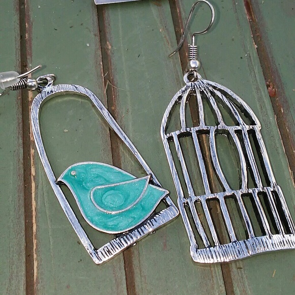 🆕🐦Freed bird and cage earrings!! - Picture 2 of 4